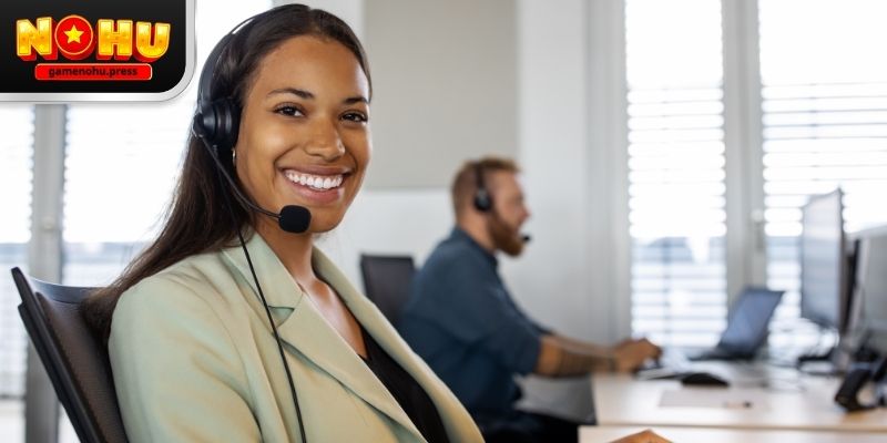 Hotline phù hợp với người chơi cần trao đổi trực tiếp bằng giọng nói